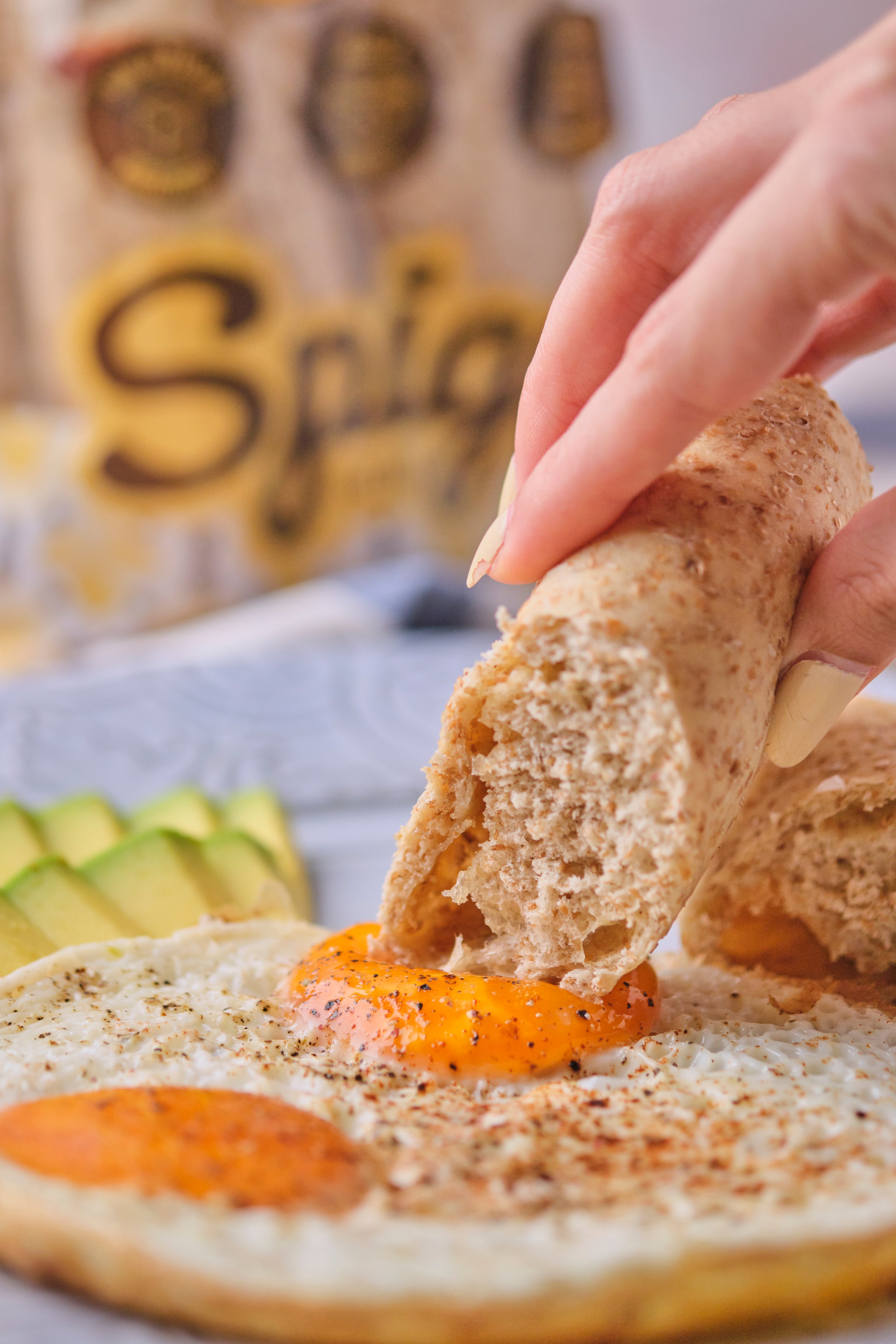 Pan integral con queso de almendras y masa madre